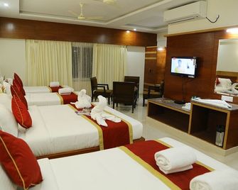 Hotel U.T.Elegance - Bengaluru - Bedroom