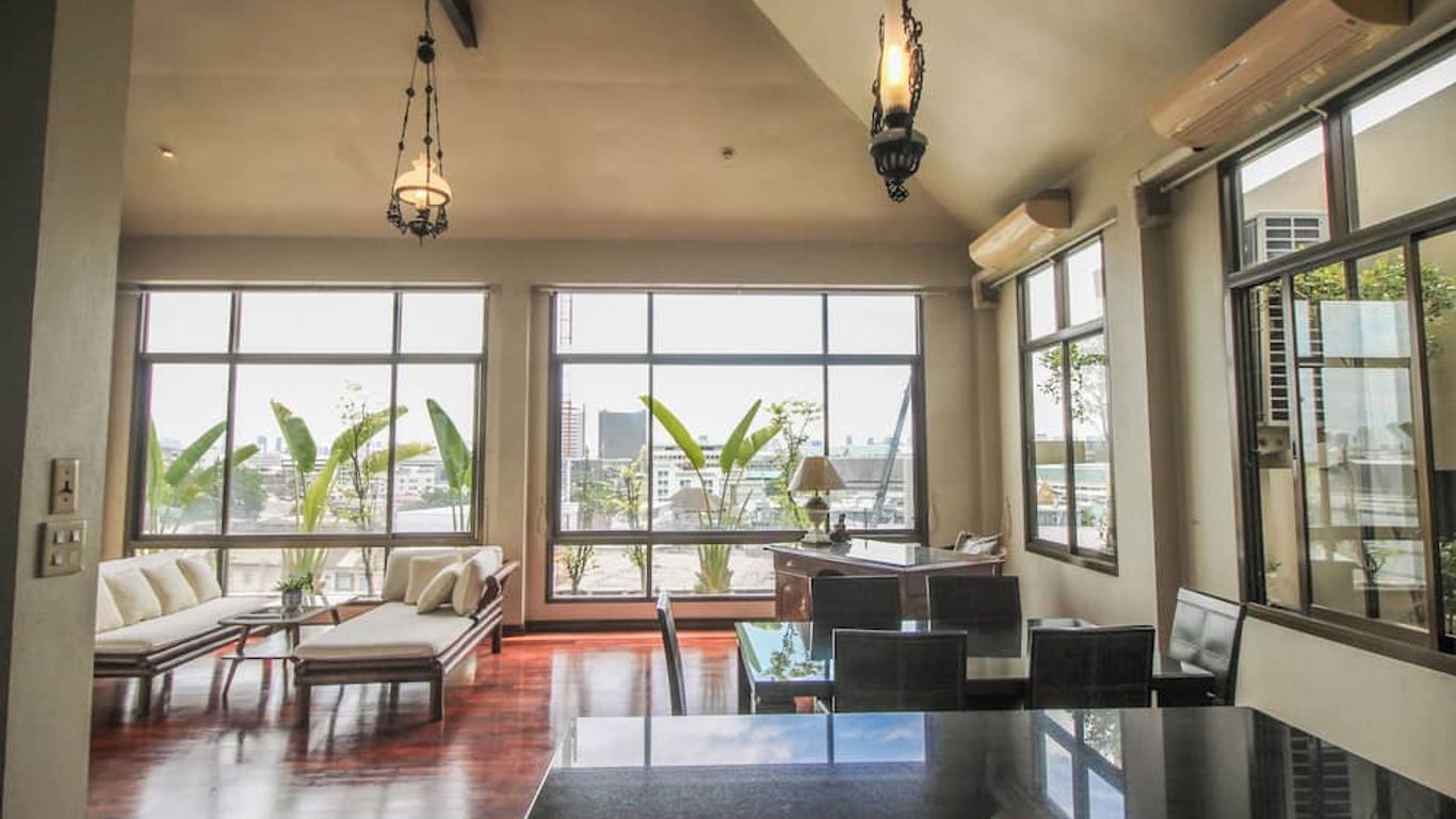 Sourire at Rattanakosin Island Hotel