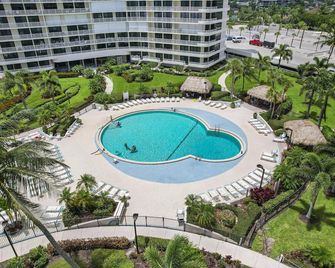 La Bella Vita on Marco - 1802 South Seas Tower 3 - Marco Island - Pool