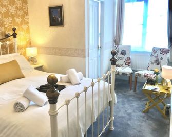 St. Raphael Guest House - York - Yatak Odası