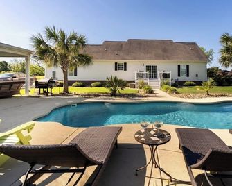 Private Guest (pool) House - Mullins - Piscina