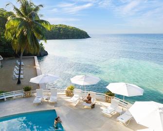 Couples Sans Souci - Ocho Rios - Pool