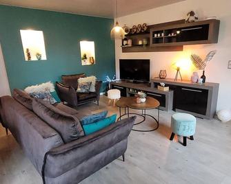 Suite Parentale A 2 Pas Des Jo 2024 - Chambly - Living room
