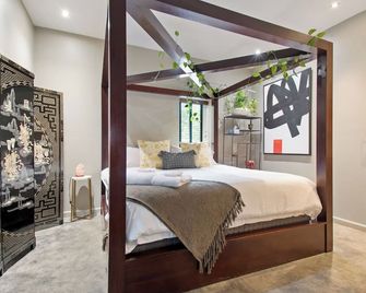 Eclectic & Romantic - Walk to Historic Downtown Harpers Ferry - Harpers Ferry - Bedroom