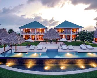 Victoria House Resort & Spa - סן פדרו - בניין