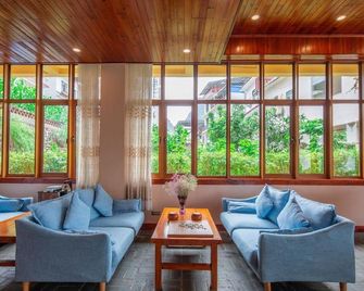 Alpine Champs-Elysees Landscape Film Resort Hotel (Yangshuo Yulong River Tourist Resort) - Guilin - Lounge