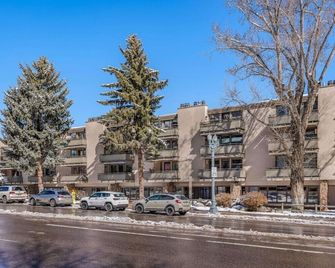 New Listing 2br 2ba Condo - Mountain Views - Aspen - Budynek