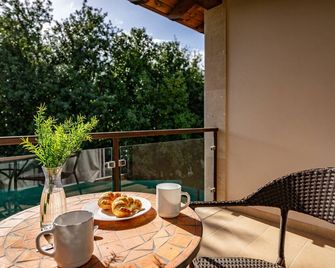 2 Plazas 3 Ballota sin jardin B - Llanes - Balcón