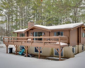 Hike and Ski Cabin with Fireplace in Franconia! - 法蘭哥尼亞 - 建築