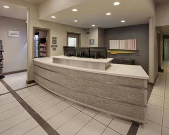 Residence Inn by Marriott Indianapolis Airport - Indianapolis - Front desk