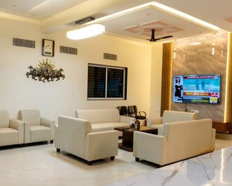 Raj Royal Hotel - Nagpur - Lobby