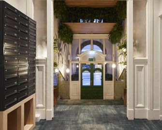 Hayy Luxury 2 Bed Apartments in Leeds City Centre - Leeds - Hallway