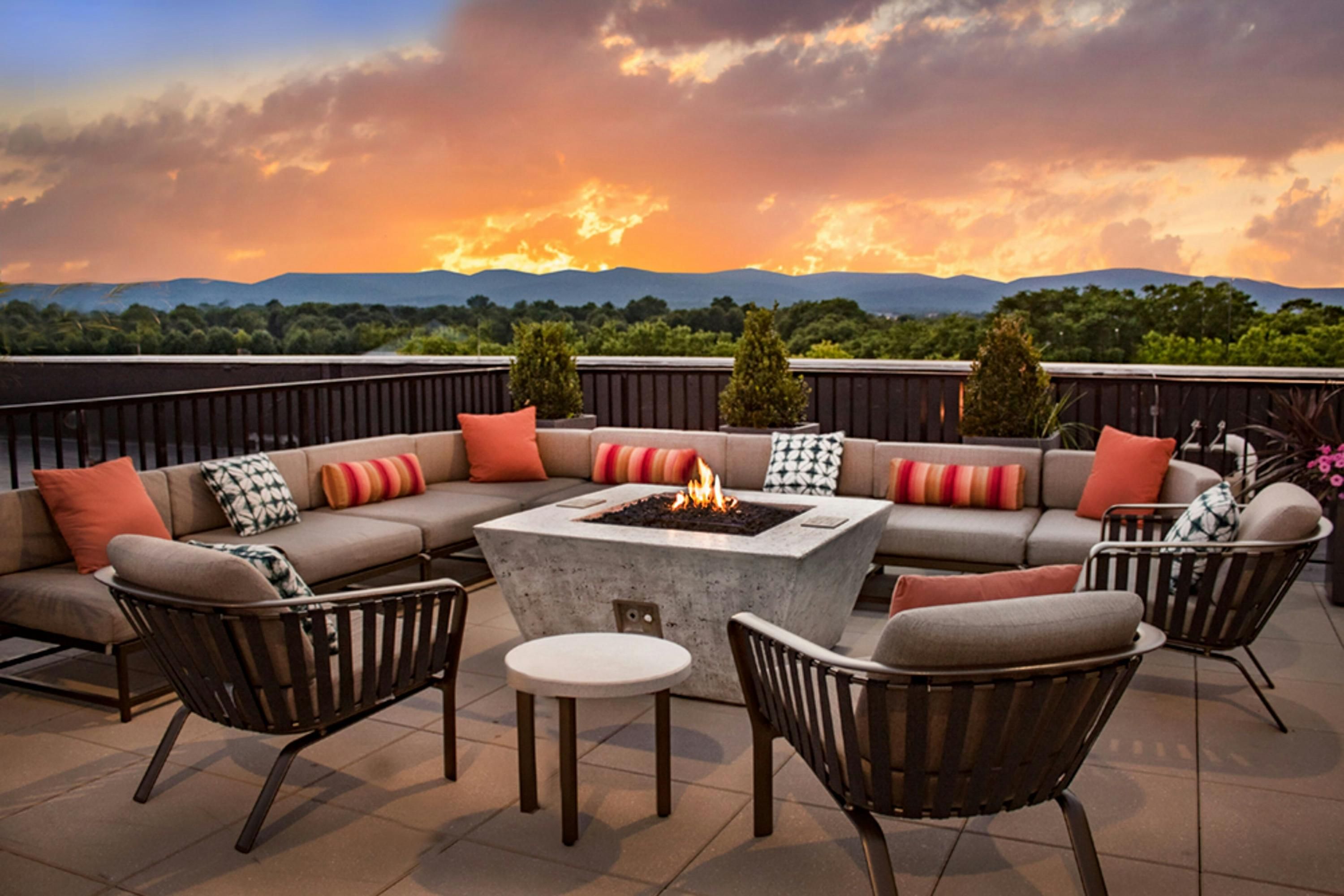 Springhill Suites By Marriott Frederick - פרדריק - מרפסת