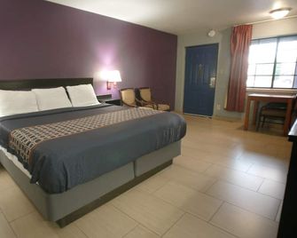 Texas Inn Mcallen Airport - McAllen - Habitación