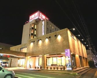 Yuzawa Royal Hotel - Yuzawa - Building