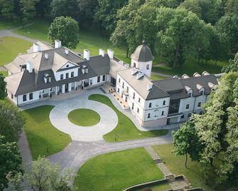 Dwór Kombornia - Folwark - Kombornia - Edificio