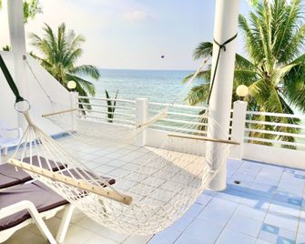 Benjamin Resort - Kamala - Balcón