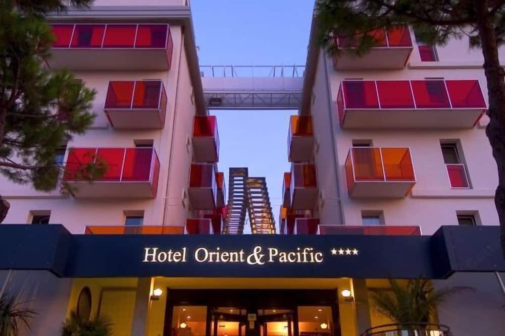 Pacific Orient Hotel