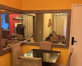 Lindo Apartamento Térreo Completo - Porto Alegre - Sala de jantar