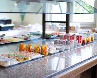 Taste Hotel Kulmbach - Kulmbach - Buffet
