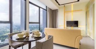 Expressionz Professional Suites by Plush - Kuala Lumpur - Living room