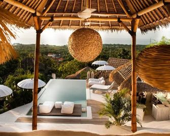 Gravity Eco Boutique Hotel - Adults Only - South Kuta - פטיו