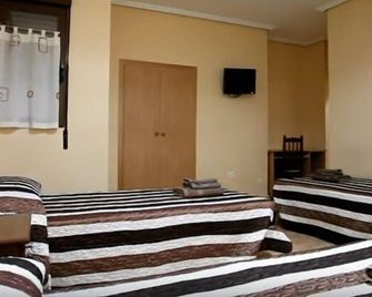 Hostal Abastos - ולנסיה - חדר שינה