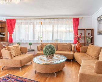 Haus am Bad - Bad Häring - Wohnzimmer