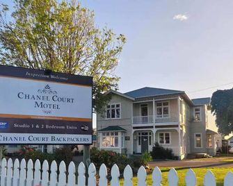 Chanel Court Motel - Masterton - Budova