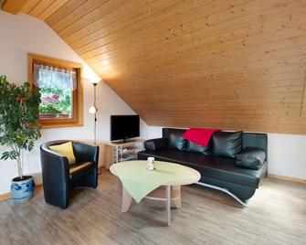 Ferienwohnung Blasi mit Alpensicht - Ibach - Sala de estar
