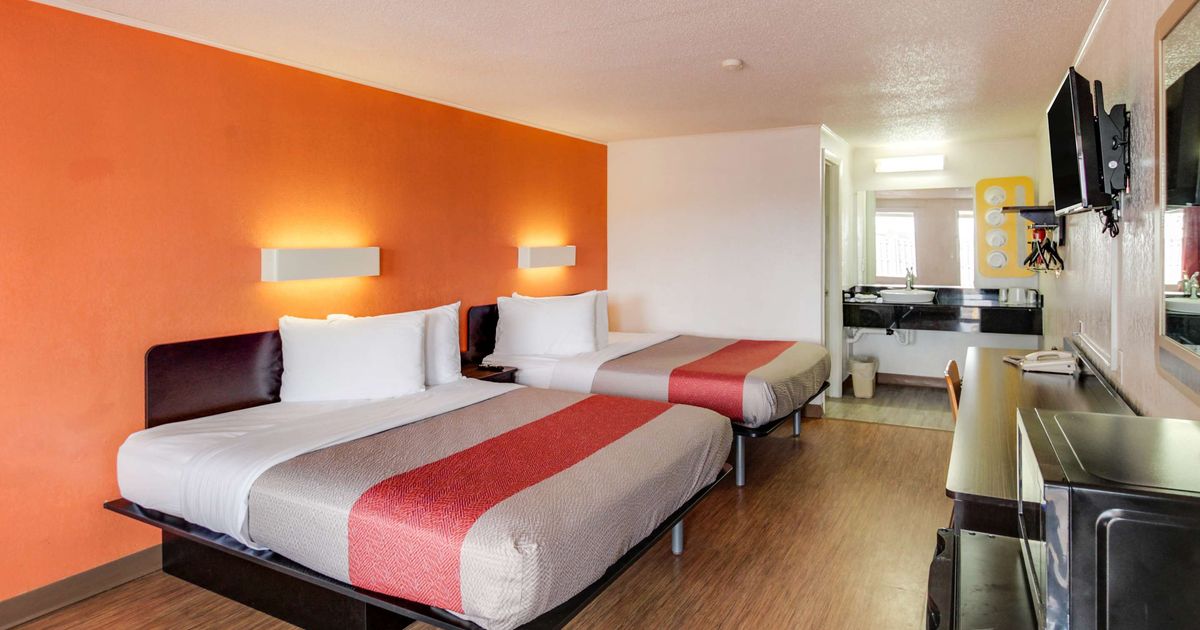 Motel 6 Kalamazoo £44. Kalamazoo Hotel Deals & Reviews KAYAK