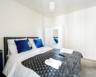 Apartment in Wembley - Wembley - Bedroom