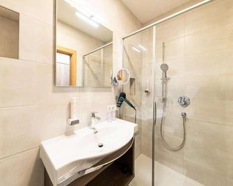 Hotel Heitzmann - Mittersill - Bathroom