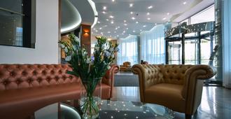 Hotel Mayak - Om Building - Omsk - Lounge