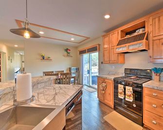 Cedaredge Hideaway w/ Grill & Mountain Views! - Cedaredge - Cocina