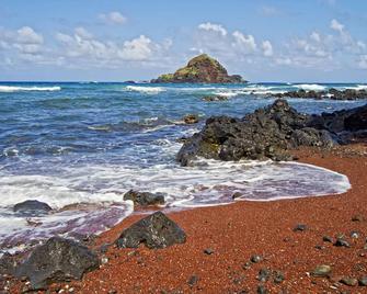 Stha-2017/0002 Across From Hana Bay - Hana