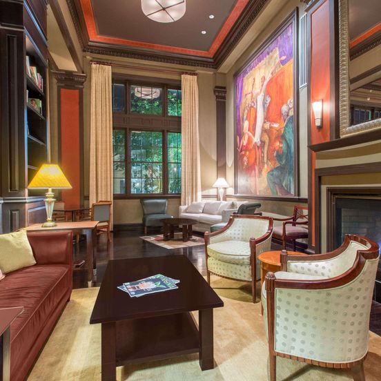 Lounge view of The George Washington - A Wyndham Grand Hotel