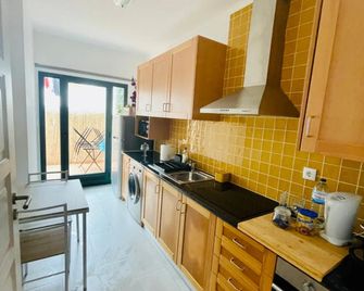 Salty Home's - Foz do Arelho - Küche