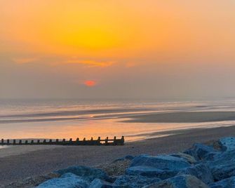 K145 The Retreat at Camber Sands - Camber - Strand