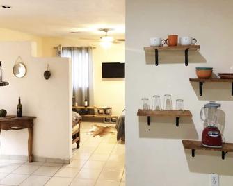 Cozy & Lovely Studio! W/ Disney+, Netflix & More!! - Zamora