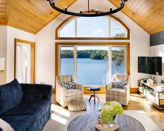 Prime Haliburton location! - Haliburton