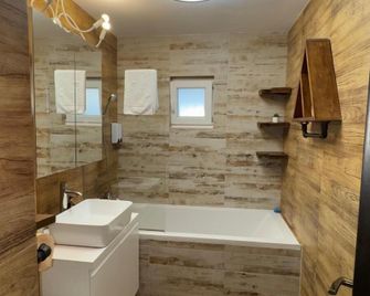 3 Baneasa Airport - Bucharest