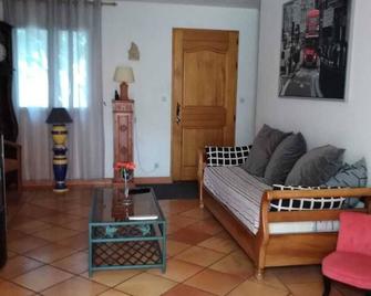 Comfortable house 5 minutes from Aix-en-Provence - Venelles - Salon