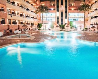 Apartahotel Advise Reina - Vera - Piscină