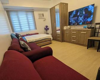 Cinema 55'tv Netflix @mplace+unliwif+cooking+pool - Manila - Living room