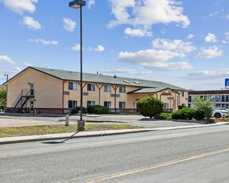 Luxury Inn - Cheyenne - Toà nhà