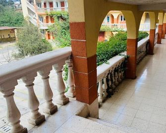 Hotel Real Classic Inn - Quetzaltenango - Balcón
