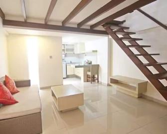 Legian Sunset spacious studio apartment 2guests - Denpasar - Pokój dzienny