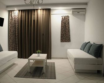 Zeus Hotel - Platamon
