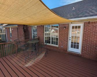 N. Jackson 3BR Oasis - Walk to Stores & Food\n - Jackson - Balcony